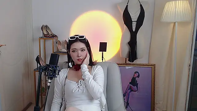 siji kiki online show from 12.25.24