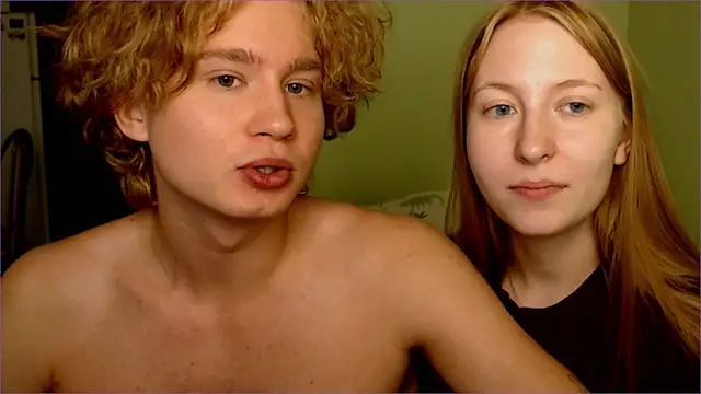 Snapshot of AliceStoneJhonyStone chatting on 09.16.25 AliceStoneJhonyStone online show from 09.16.25