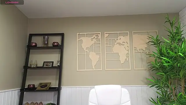 Snapshot of LadyLeea chatting on 03.12.25 LadyLeea online show from 03.12.25