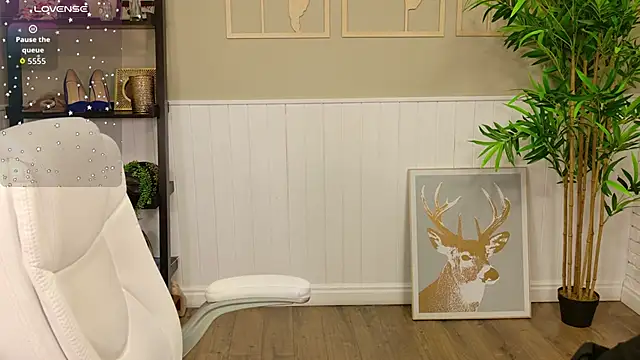 Snapshot of LadyLeea chatting on 10.25.25 LadyLeea online show from 10.25.25