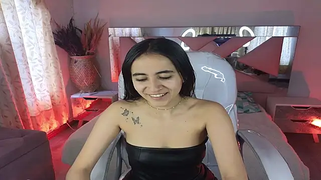 Mia Fischer online show from 12.14.25