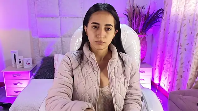 Mia Fischer online show from 04.07.26