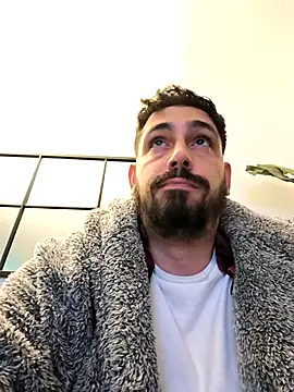 Snapshot of cricrimsBarcelona chatting on 02.19.25 cricrimsBarcelona online show from 02.19.25