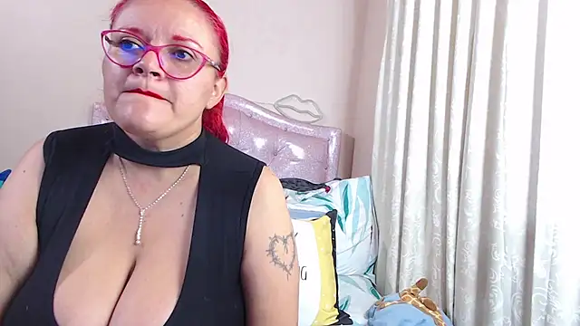 Snapshot of VickyColleman chatting on 01.31.25 VickyColleman online show from 01.31.25