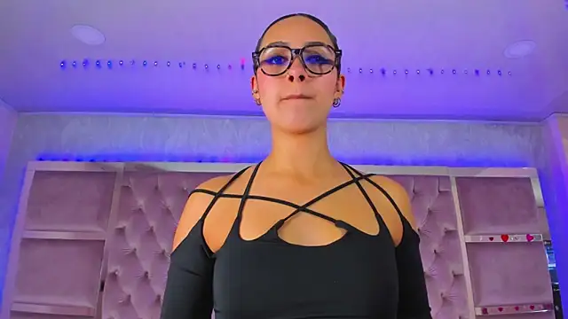 Snapshot of Harii_02 chatting on 11.04.25 Harii 02 online show from 11.04.25