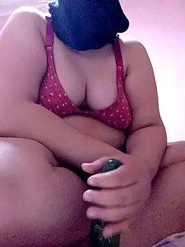 Snapshot of milona-68 chatting on 12.20.24 milona-68 online show from 12.20.24