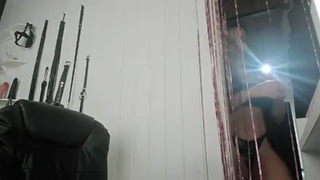 jessiburningheels online show from 11.11.25