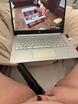 Snapshot of yourcutesarah chatting on 01.08.26 yourcutesarah online show from 01.08.26