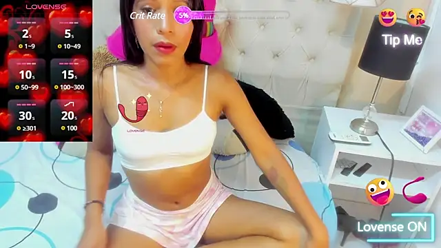 Snapshot of Little_Helen chatting on 01.13.25 Little Helen online show from 01.13.25