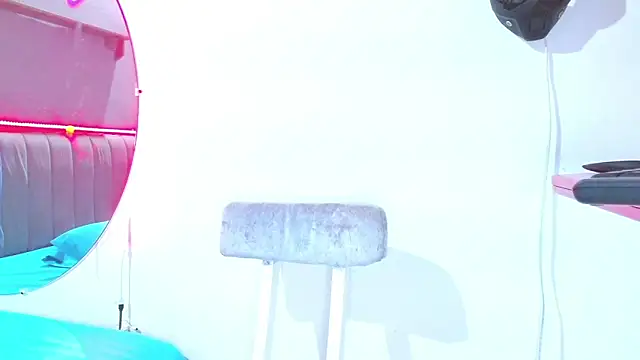 minimi naty online show from 02.06.25