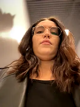 meow girl online show from 11.19.25