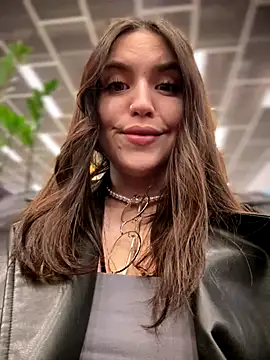 meow girl online show from 12.18.25