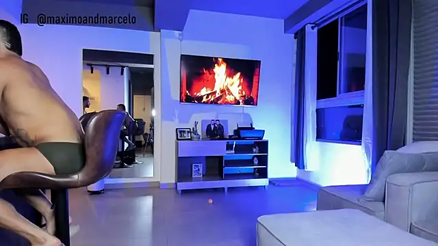 Snapshot of Maximo_Marcelo chatting on 01.14.25 Maximo Marcelo online show from 01.14.25