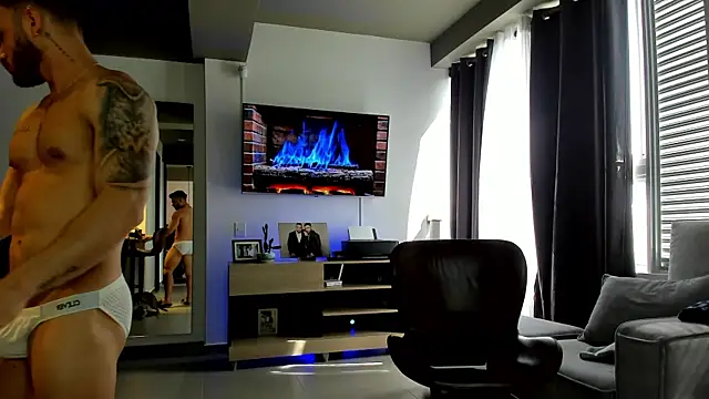 Snapshot of Maximo_Marcelo chatting on 01.31.25 Maximo Marcelo online show from 01.31.25