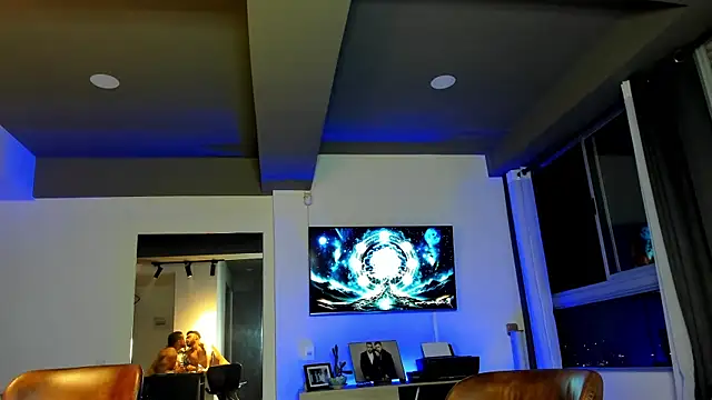 Snapshot of Maximo_Marcelo chatting on 02.04.25 Maximo Marcelo online show from 02.04.25