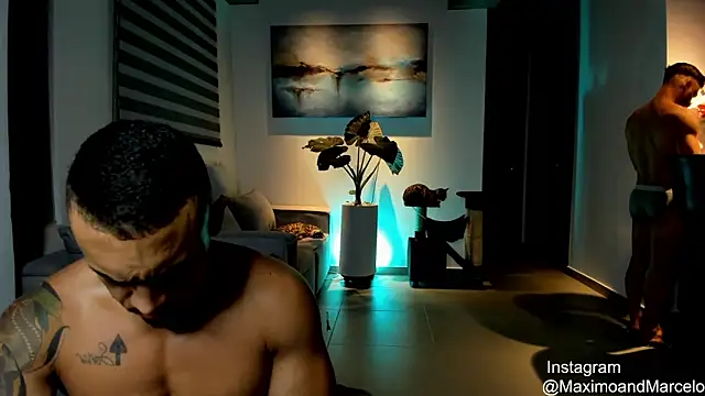 Snapshot of Maximo_Marcelo chatting on 02.21.25 Maximo Marcelo online show from 02.21.25