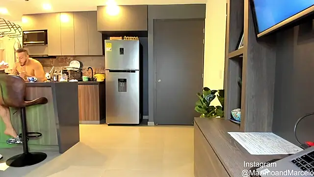 Snapshot of Maximo_Marcelo chatting on 03.14.25 Maximo Marcelo online show from 03.14.25