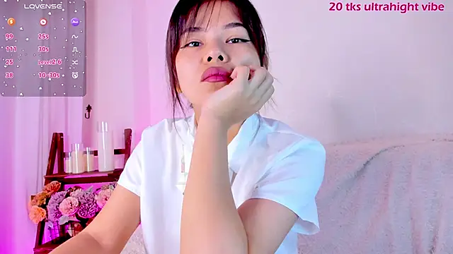 Snapshot of moonlight8_ chatting on 01.05.25 moonlight8 online show from 01.05.25