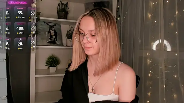Snapshot of ms_elizabethqueen chatting on 01.18.25 ms elizabethqueen online show from 01.18.25