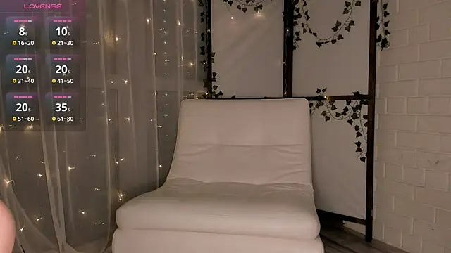 Snapshot of ms_elizabethqueen chatting on 02.01.25 ms elizabethqueen online show from 02.01.25