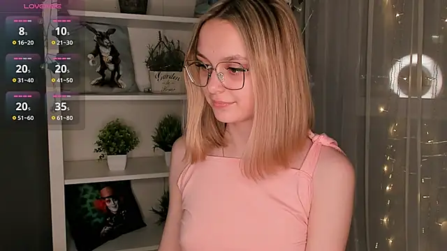 Snapshot of ms_elizabethqueen chatting on 02.03.25 ms elizabethqueen online show from 02.03.25