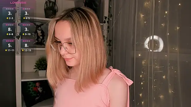 Snapshot of ms_elizabethqueen chatting on 02.03.25 ms elizabethqueen online show from 02.03.25