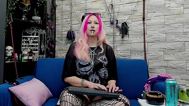 CruelMistress online show from 12.18.24