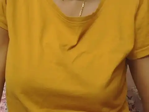 Snapshot of _FluffyHxney_ chatting on 10.31.25 FluffyHxney online show from 10.31.25