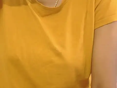 Snapshot of _FluffyHxney_ chatting on 11.03.25 FluffyHxney online show from 11.03.25