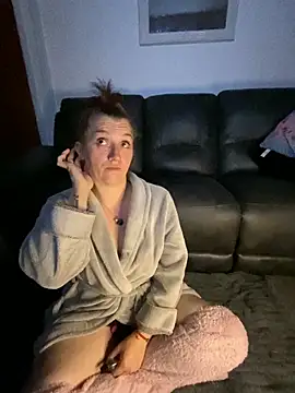 Stoner BarbieXX online show from 09.22.25