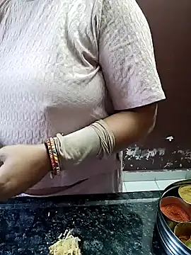 Snapshot of milf-kaira chatting on 12.04.24 milf-kaira online show from 12.04.24