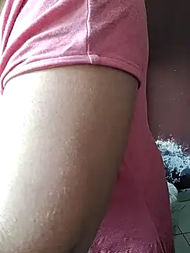 Snapshot of milf-kaira chatting on 12.10.24 milf-kaira online show from 12.10.24