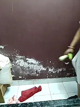 Snapshot of milf-kaira chatting on 12.20.24 milf-kaira online show from 12.20.24