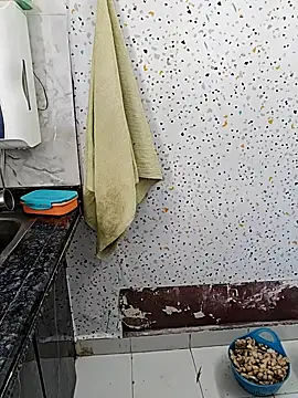 Snapshot of milf-kaira chatting on 01.14.25 milf-kaira online show from 01.14.25