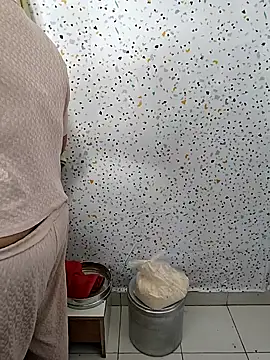 Snapshot of milf-kaira chatting on 01.23.25 milf-kaira online show from 01.23.25