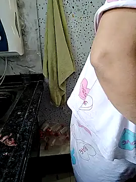 Snapshot of milf-kaira chatting on 01.25.25 milf-kaira online show from 01.25.25