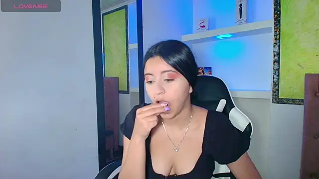 zoe connor19 online show from 11.18.25