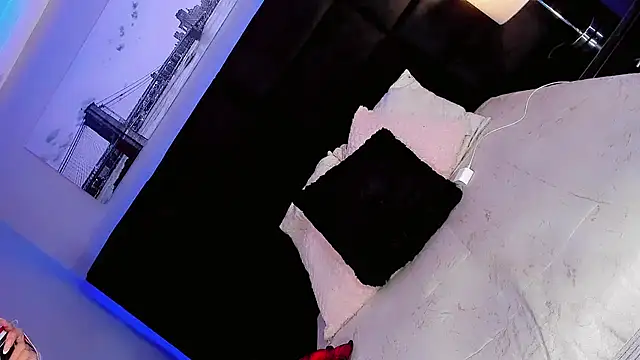 Snapshot of Shanelengel chatting on 02.09.25 Shanelengel online show from 02.09.25