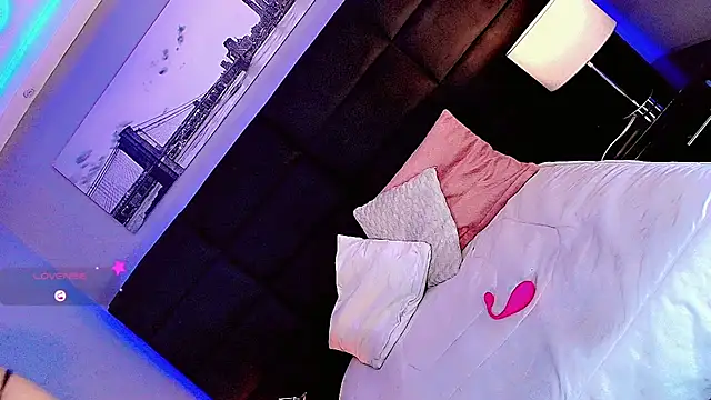 Snapshot of Shanelengel chatting on 03.18.25 Shanelengel online show from 03.18.25