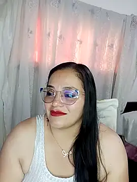 Snapshot of emily_sweet13 chatting on 03.04.25 emily sweet13 online show from 03.04.25