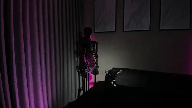 Morgan Hilll  online show from 03.03.26