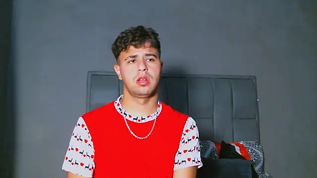 Snapshot of beautiful_james chatting on 01.24.25 beautiful james online show from 01.24.25