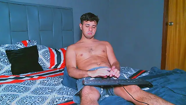 Snapshot of beautiful_james chatting on 02.04.25 beautiful james online show from 02.04.25