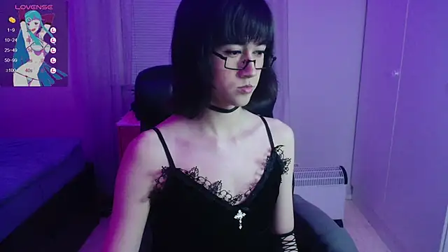 Snapshot of lewd_pillows chatting on 03.04.25 lewd pillows online show from 03.04.25