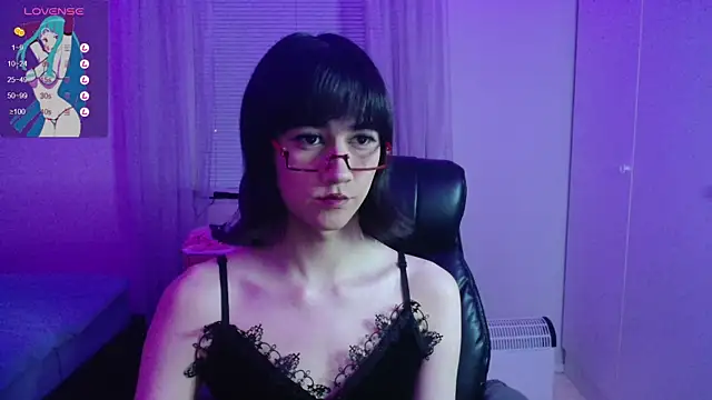 Snapshot of lewd_pillows chatting on 03.15.25 lewd pillows online show from 03.15.25