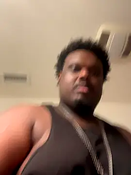 Snapshot of BigBossaNova69 chatting on 09.10.25 BigBossaNova69 online show from 09.10.25