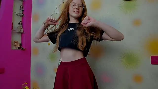 Snapshot of Fire_Luna chatting on 09.17.25 Fire Luna online show from 09.17.25