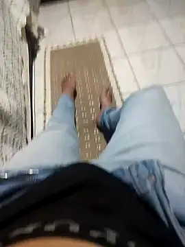 gatmoreno1 online show from 10.28.25