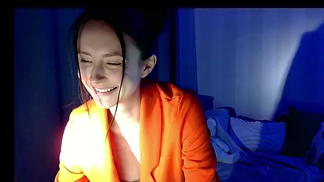 Snapshot of LilyXSky chatting on 12.03.24 LilyXSky online show from 12.03.24