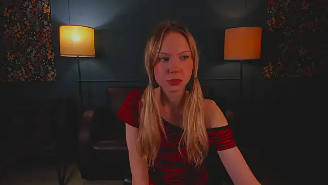 Snapshot of AnnAbbey chatting on 06.17.26 AnnAbbey online show from 06.17.26